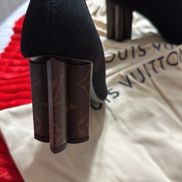 Heeled silhouette boots. Worn about 4 times. Runs small - Picture 4 of 7